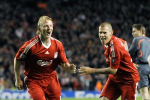 世预赛-暴铲内维尔！库伊特回忆07年德比：感谢当时没VAR，否则就被罚下